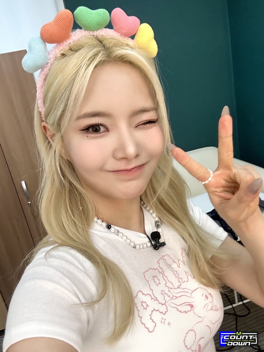 ABLUMEFR_FAN's tweet photo. [ 📸 ] 050523 ⌇ TWITTER

#SAENA : 230504 Le livre d'or d'#HISTORY_M 📒

Bonjour, je suis Saena, leader de FIFTY FIFTY ! Merci de m'avoir donné l'opportunité d'être une MC spécial avec les MC Miyeon &amp; Joohoney. (+)

› 🧸

❝ #FIFTYFIFTY #피프티피프티 ❞ https://t.co/cPRdyAXNSp