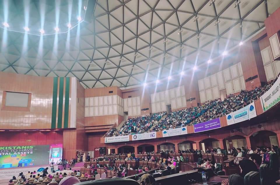 Sabasikander6's tweet photo. LCD ( LIFE CHANGING DAY ) wonderful Event by Hisham Sarwar 👏👍
May Allah bless you with more success ameen

#letsconnect #Sabasikander #HishamSarwar
#letsconnect https://t.co/pfCkpVN25t