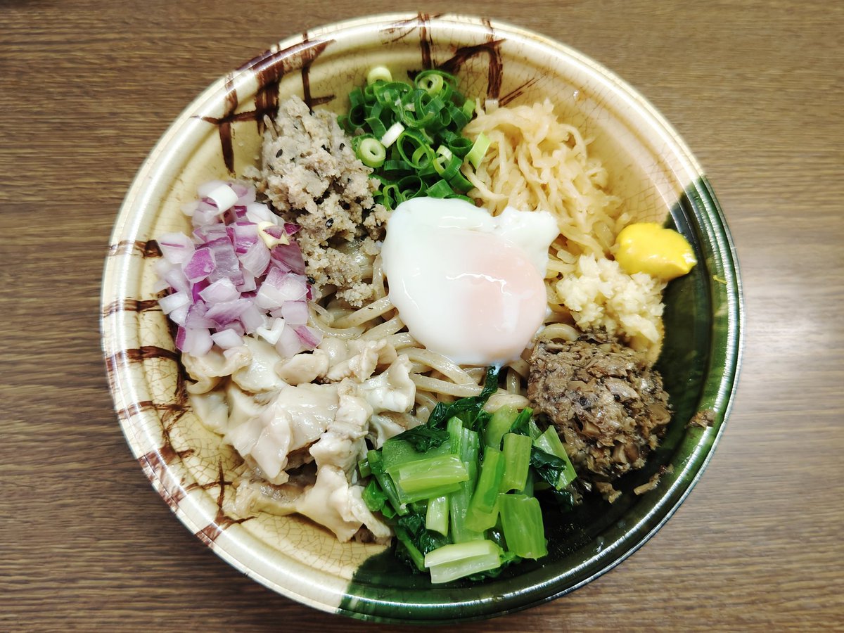 yuipapa1122's tweet photo. 2023年5月6日(土)
本日はこちらのお店へ🍜
『和まぜそば』
『名物きつね飯』
『特製豚汁』
『ジャンボ豚はらみ棒』
『おでん屋さんの出汁』
『雪見だいふく入り冷やしぜんさい』を注文🥰
豊橋競輪イベント仕様で限定メニューも豊富です😍
美味しくいただきました😋
#ORINBE
#分家おりんべ
#ORIBE
#豊橋 https://t.co/gyMcJwcjPu
