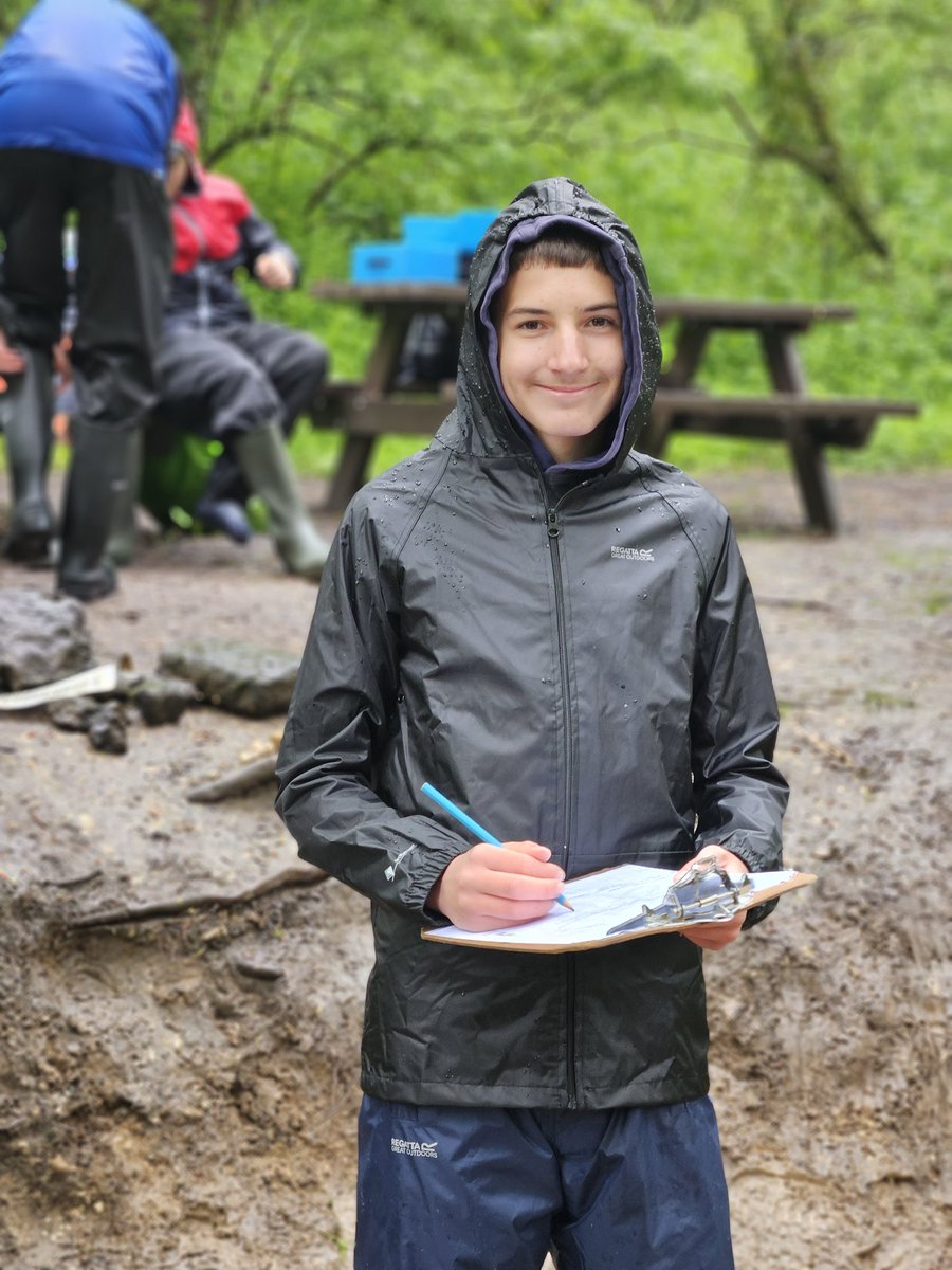 RomseyGeography's tweet photo. Fair play - absolutely cannot fault their commitment to the cause in this weather! #resilience #geographyfieldwork #leeson23 https://t.co/gHF7kQD1eW