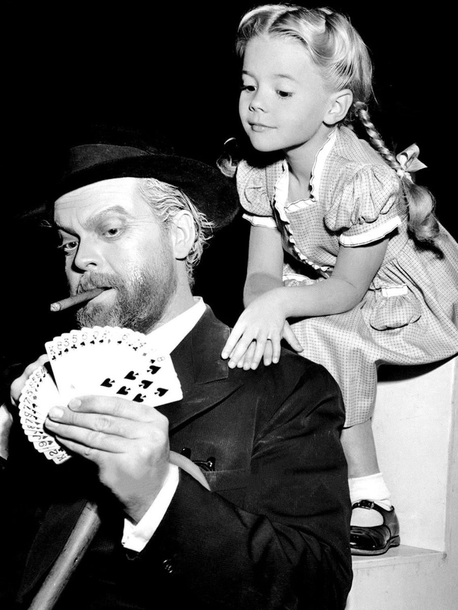 SpotlightBehind's tweet photo. Natalie Wood and Orson Welles on the set of TOMORROW IS FOREVER (1946) https://t.co/pZYwvRn04y