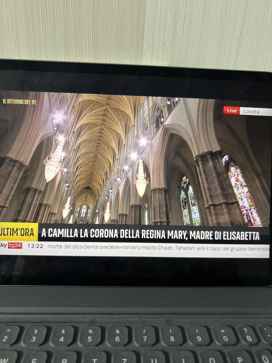theflyer77's tweet photo. #skytg24 ma fate i giornalisti o i giornalai? La regina Mary non era la madre di Elisabetta ma di Re Giorgio… informatevi prima, che vergogna! @SkyTG24 https://t.co/pcdI8s5pte