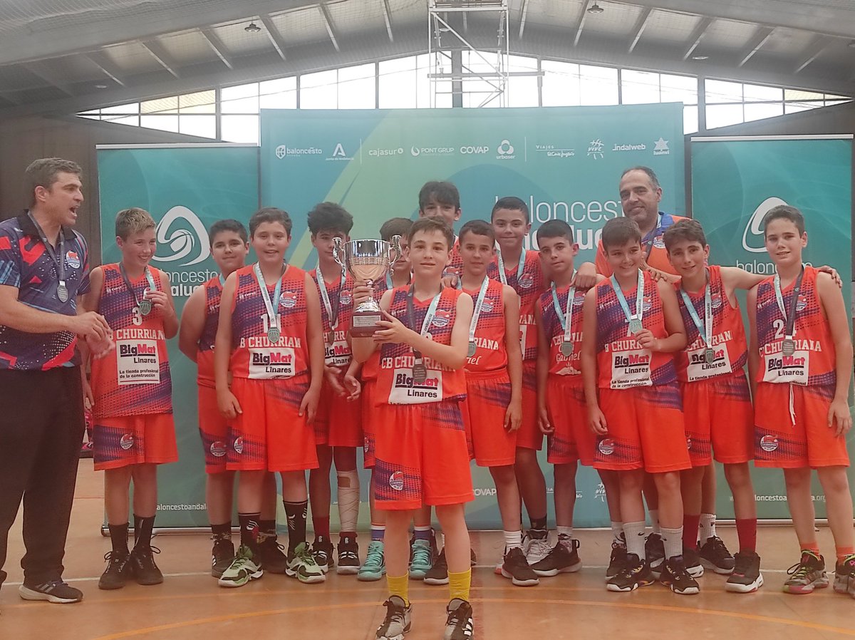 FABGranada's tweet photo. Campeones 🏆 #FABGrEMM
🥇 Oya Abogados @FundacionCBG
🥈  Big Mat Linares @CBChurriana
📍 CES Ramón y Cajal
Siguelo 📳 AficionFAB https://t.co/E6gcPn0hXU… https://t.co/l7b12QWq95