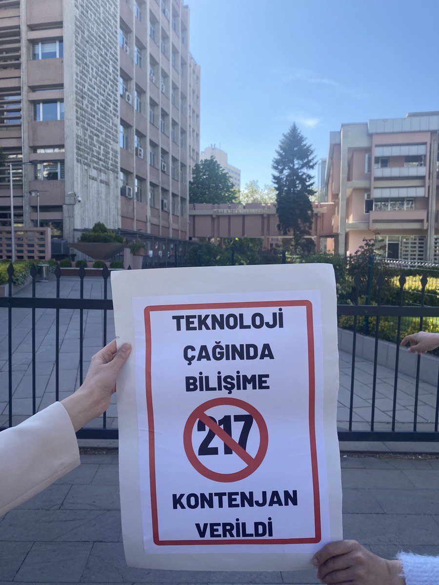 GELECEK BİLİŞİMLE GELECEK.
<a href="/kilicdarogluk/">Kemal Kılıçdaroğlu</a> <a href="/yildirimkaya40/">Yıldırım Kaya</a> 
#MEBBilisimeDeğerVer