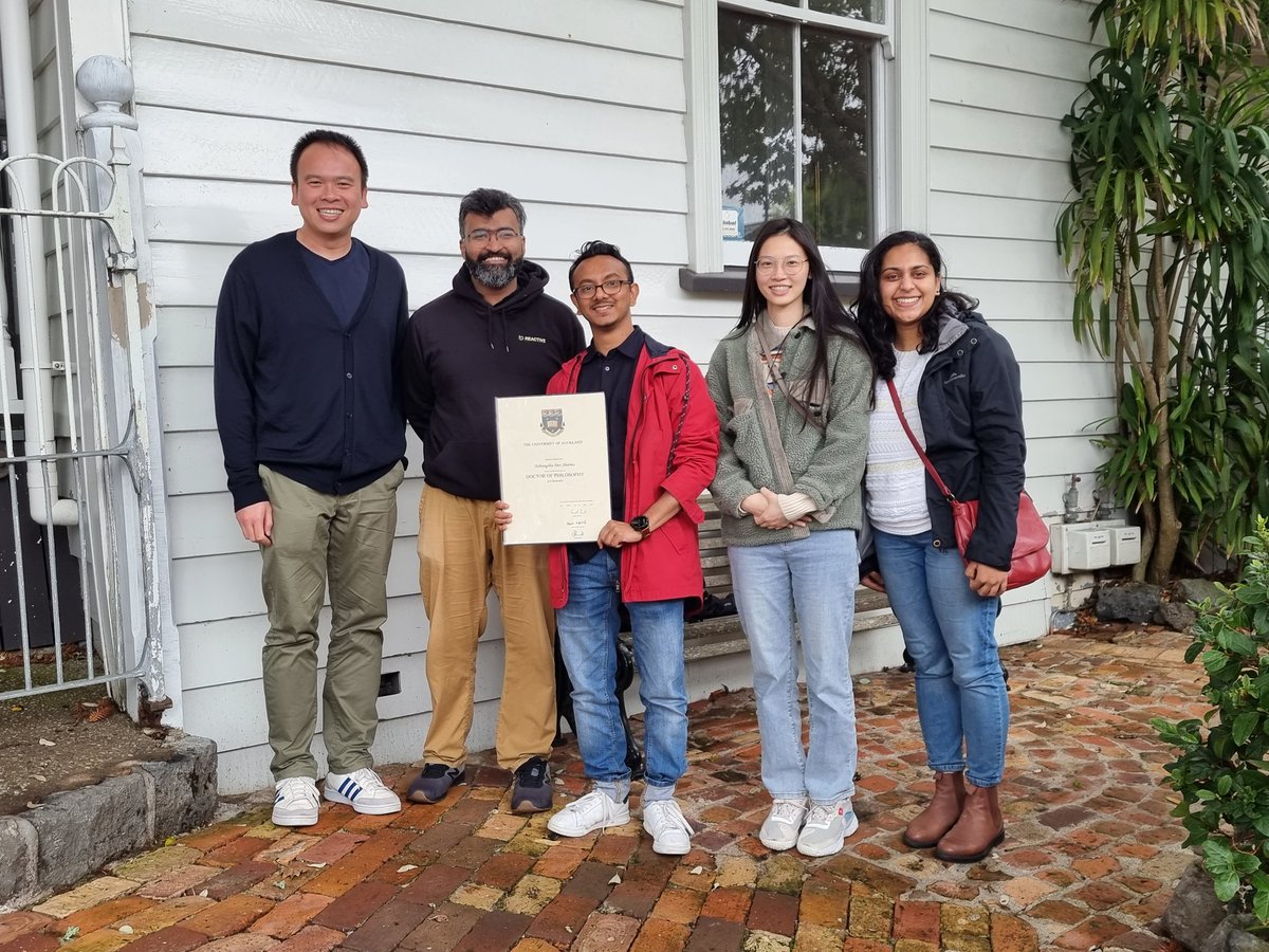 Leung_Group's tweet photo. It was great catching up with the former members of the research group @ScienceUoA @SCSatUoA (with @V88George @nabangshu @VickyJuan10 and Dona) https://t.co/G3quDAIJDb