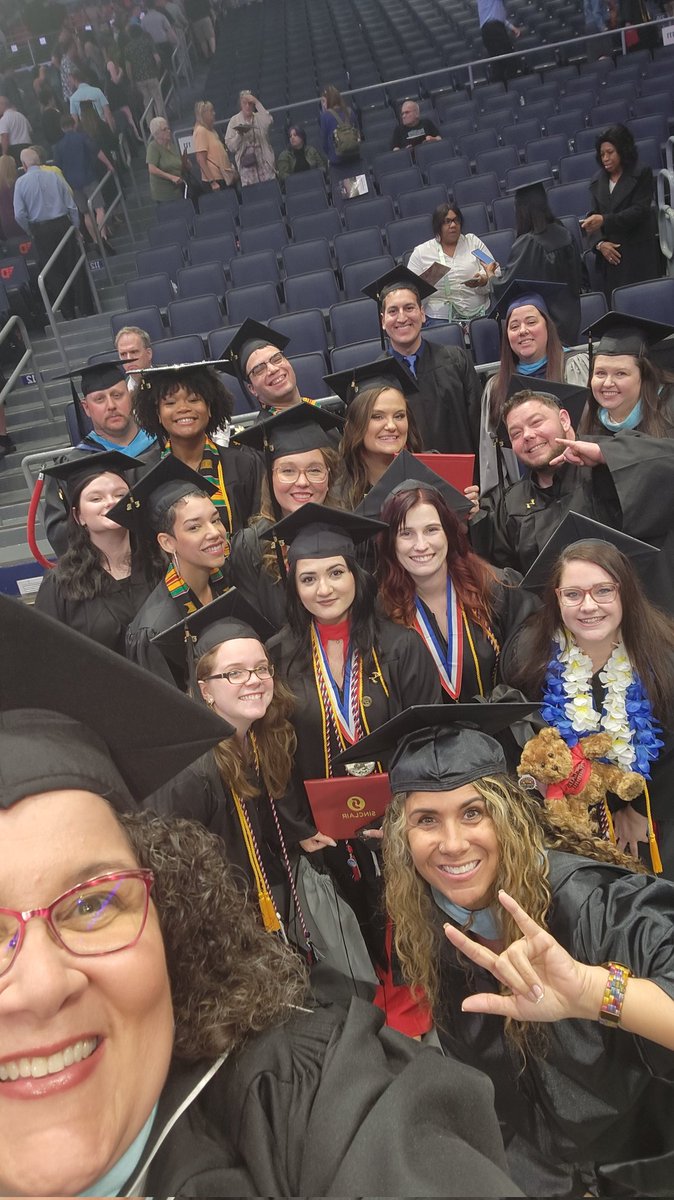 Meemsly313's tweet photo. Our newest @SinclairCC ASLIEP alumni!
#DoBetterBeBetter #EachOneTeachOne #DeafHeart https://t.co/FYvSFuoWYM
