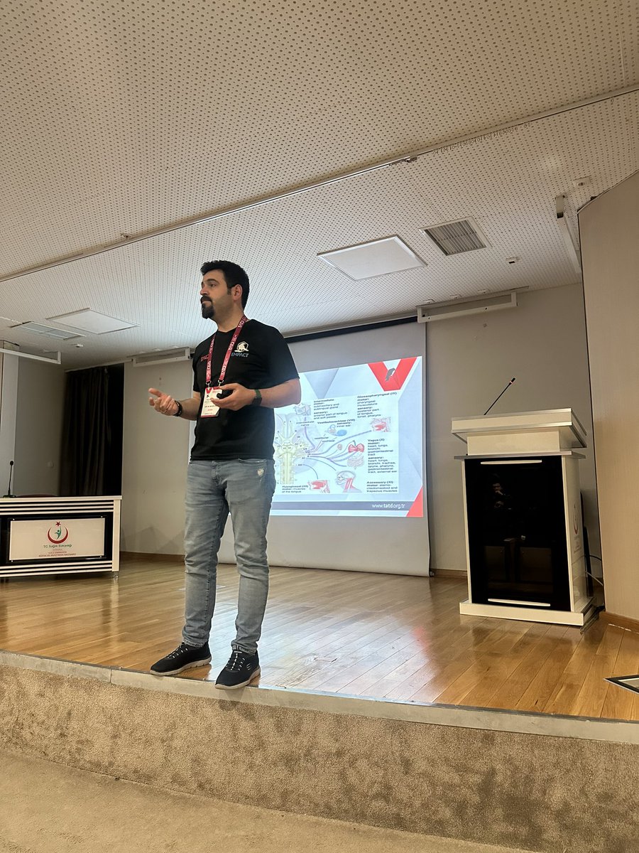 Uzm.Dr.Mustafa İpek “Acil Tıpta Kırmızı Bayraklar” anlatıyor. <a href="/dr_mustafaipek/">Mustafa Ipek</a> <a href="/TrTATD/">Türkiye Acil Tıp Derneği - TATD (EMAT)</a> <a href="/Burcu_Yilmazzz/">Burcu Yılmaz</a> <a href="/ebryunal/">Ebru Unal Akoglu</a> <a href="/efeoglumelis/">melis efeoglu</a> <a href="/ebryunal/">Ebru Unal Akoglu</a> <a href="/melihimam/">Melih İmamoğlu</a>