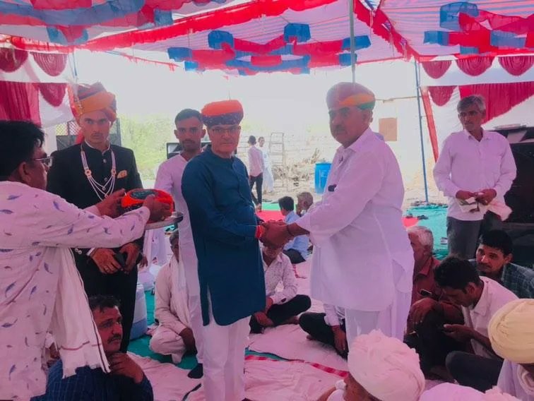 ErPukhrajgarg's tweet photo. आज भोपालगढ़ विधानसभा क्षेत्र के ग्राम गंगाणी  में जाजड़ा परिवार में आयोजित शादी समारोह में भाग लिया जिसके छायाचित्र आपके साथ साझा कर रहा हूँ https://t.co/KHKNjsl9pc