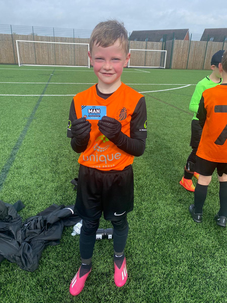bayern_mhs's tweet photo. Nice change to watch with the parents and see these boys pass it around so well at times against a well organised @fgs_u7 @_MYFL some well worked passing goals today 👏Refs MOM Bobby who has been excellent this season and developing into a brilliant young footballer @jumpincuk https://t.co/OQihun78BT