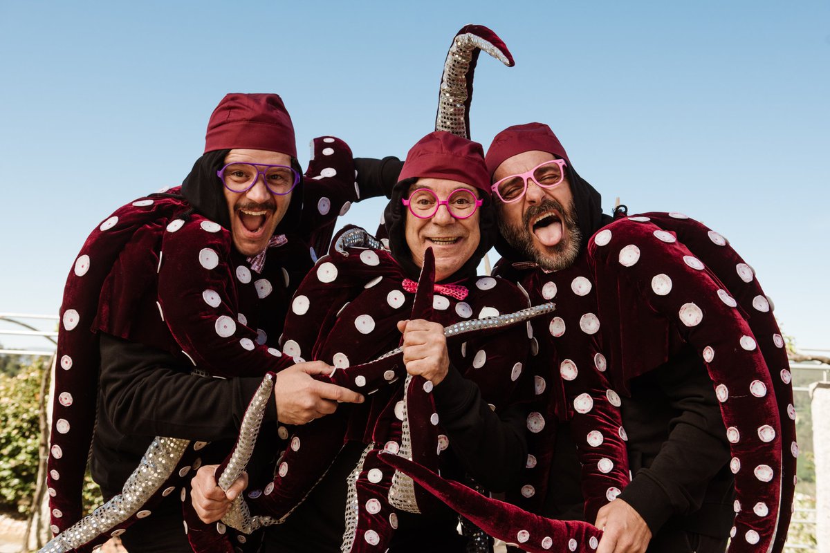 TurismoGalicia1's tweet image. 🎥🎞️ Gañas de +Cuñados 
Primeiras imaxes da rodaxe 

• #Portocabo • #MásCuñados • @rtve • @TVGalicia • @MovistarPlus • @CulturaXunta • #Agadic • @deputacionou • @crdo_ribeiro • @estrellagalicia •

@Portocabo #Ourense #Entroido