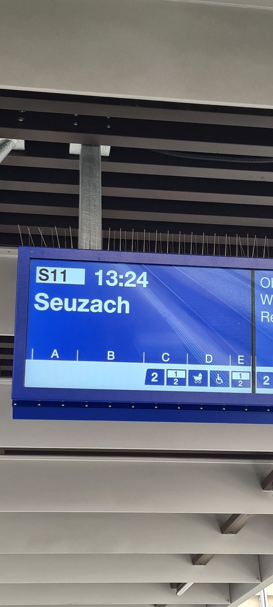 PascalMegert's tweet image. Liebe #SBB, Ihr seid die Besten! Nach nur drei Jahren habt Ihr endlich die HiRes Anzeige alltagstauglich gemacht. Dafür richtig! Man beachte die rote Standortanzeige 👍👍👍