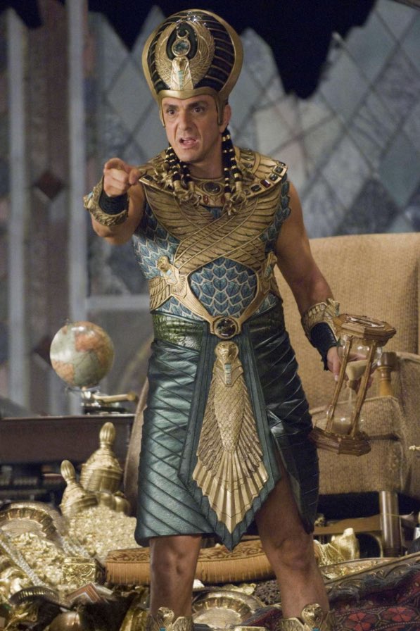 It’s not a dress it’s a supertunica! #Coronation #supertunica #nightatthemuseum