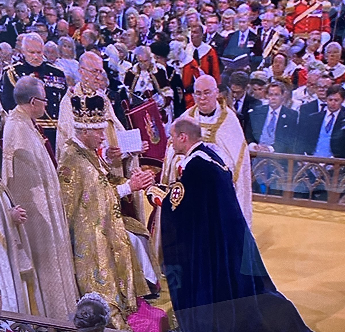 LordGibbons's tweet photo. Huge congratulations to King Charles III &amp; Queen Camilla on their Coronation!

God Save The King! 🇬🇧👑

@RoyalFamily https://t.co/NuExKRuvSd
