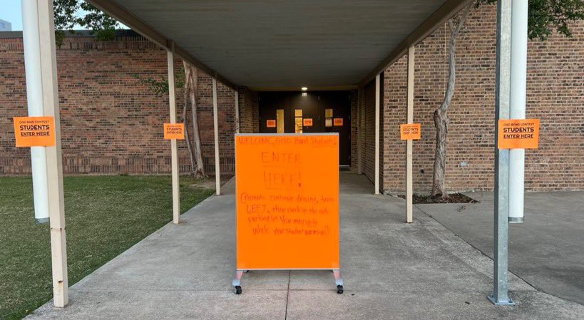 BEGINNING BAND PARENTS: this sign is at the courtyard entrance for Coyle! Drop your students off here!