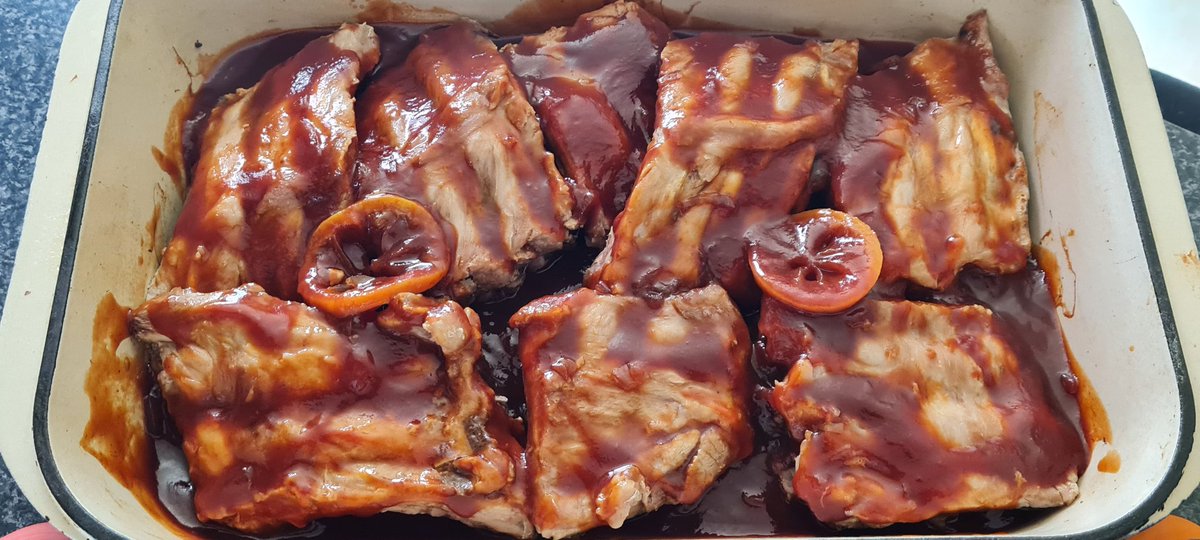 no1sunkfarmer's tweet photo. Spare Ribs in homemade BBQ Sauce all pre cooked and back in the oven with the sauce for 30 minutes.
Worth mentioning the sauce is fresh made contains no meat and will sit in the fridge for a month to six weeks., if of course its not been eaten which is possible #cookingfarmer https://t.co/idJCEDGRGK