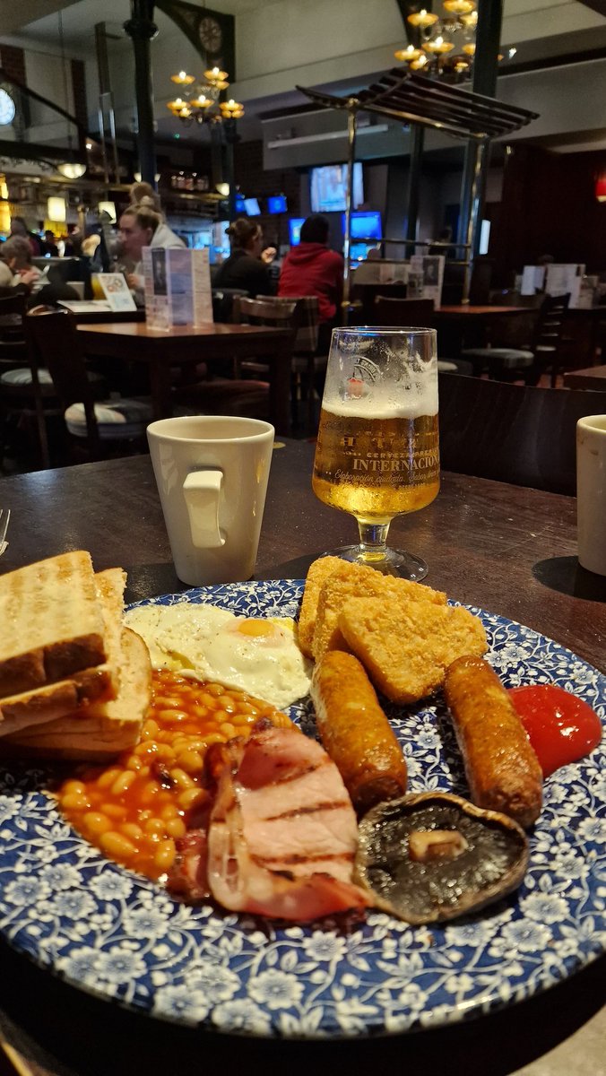 Full English in spoons, watching the Coro wtf has happened to my life 😳