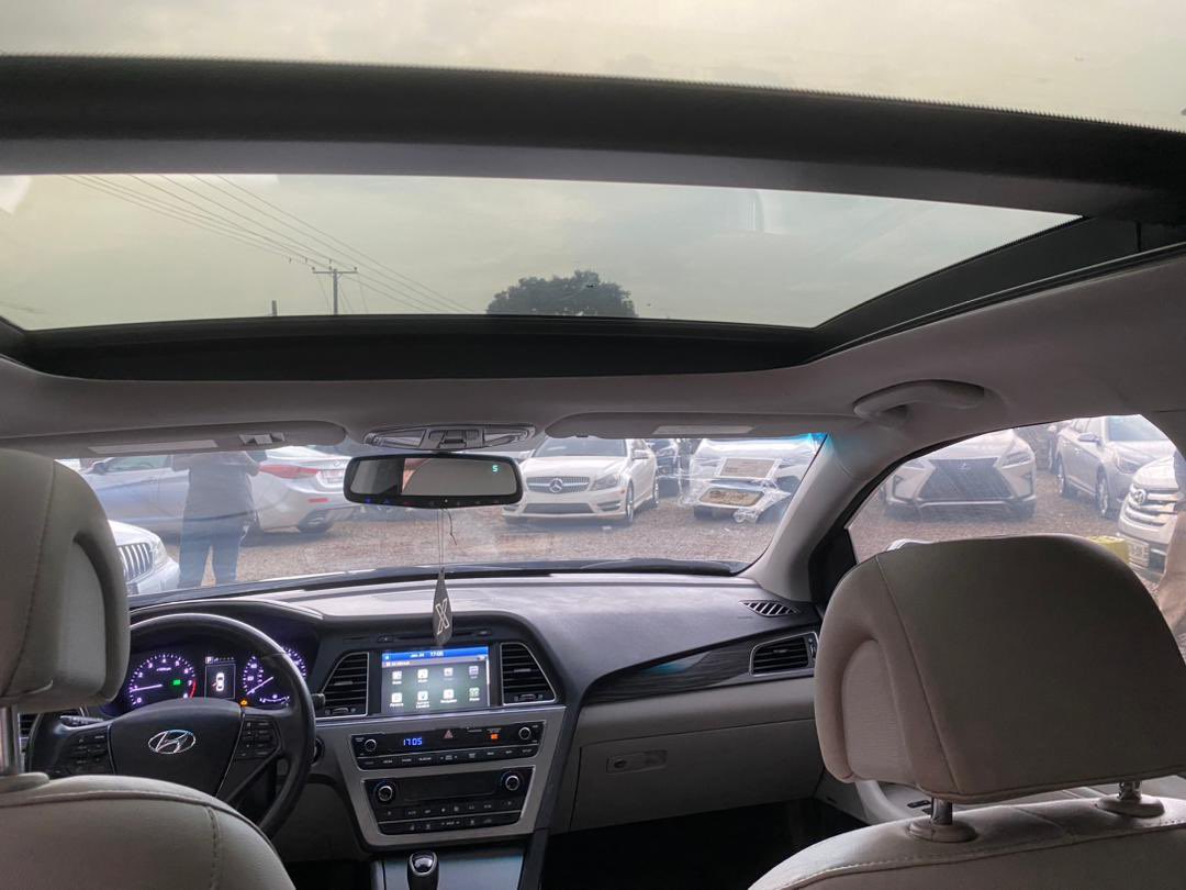 millimonee_'s tweet photo. SELLING🔥
2016 SONATA 
FULLY LOADED💦
REGISTERED 2021
SUNROOF✅
PUSH TO START✅
LEATHER SEAT ✅
REVERSE CAMERA✅
PRICE WILL BE DISCUSSED IN YOUR
INBOX 📥 
0245513798 
#Sonata 
#Ghana
#pokkcars https://t.co/sL8Fbsg4GS