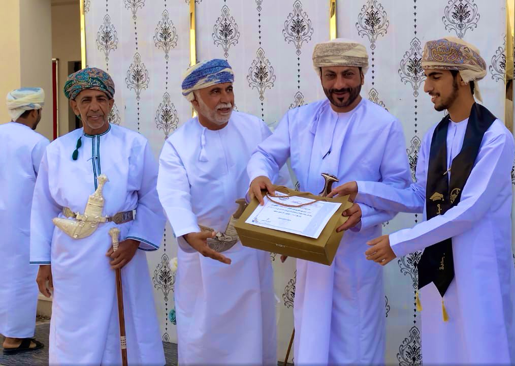 n1e_i's tweet photo. الحمدالله بعـد تعب وسهر وفقنا الله وارزقنا الدرجات العاليه 🥹🎓#الطلبه_المجيدين #دفعة2023 https://t.co/LNn21zbUyg