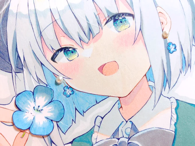 こちらは大色紙です!ネモフィラのお花をテーマに青基調で爽やかな色味にしました イヤリングはパールの立体だったり、リボンやレースを使ったり、おめめの部分はホログラムでキラキラさせたりとっても拘って作成しました…! こちらはオークション形式となる予定です