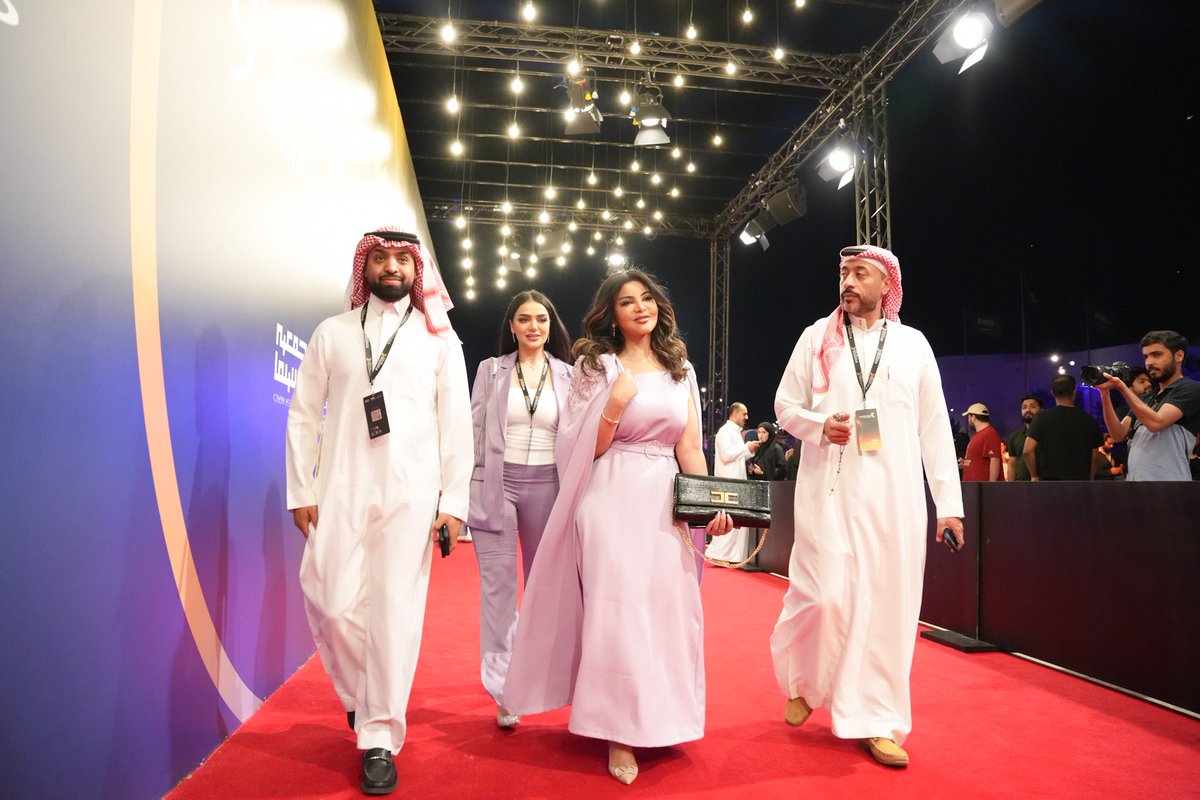 ip2rac's tweet photo. وسط حضور لافت من الفنانيين و الإعلاميين وصناع الأفلام المبدعين، يفتتح #مهرجان_أفلام_السعودية دورته التاسعة بجملة من الفعاليات والعروض الشيقة 

•تنظيم @CinemaAssoc_KSA 
• بالشراكة مع @ithra 
• بدعم @FilmMOC https://t.co/LHsKWEPYvt