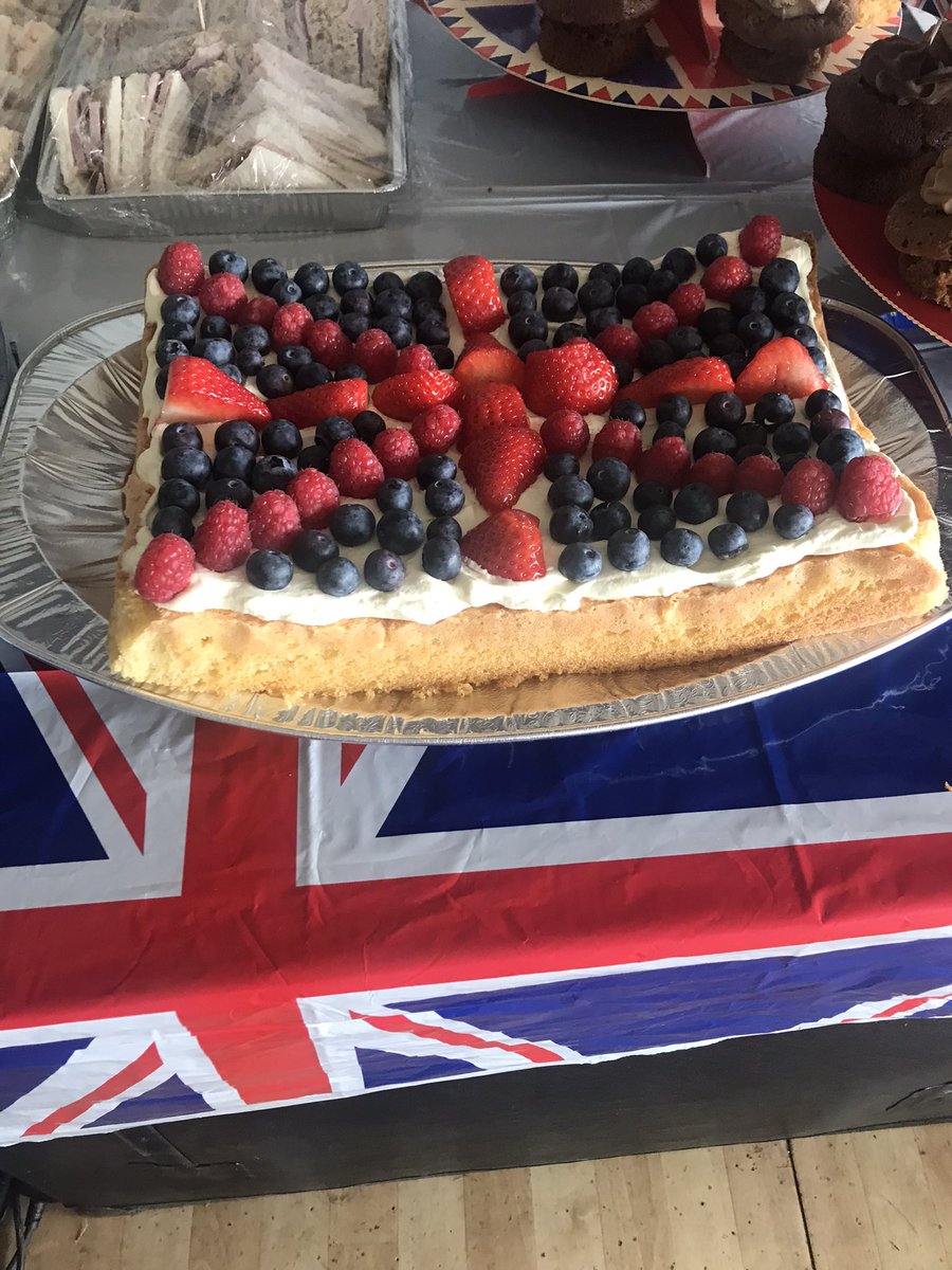 Herb28_'s tweet photo. @CricketNosh @CartmelCricket teas today in honour of the king https://t.co/H4Z7oeKCiW