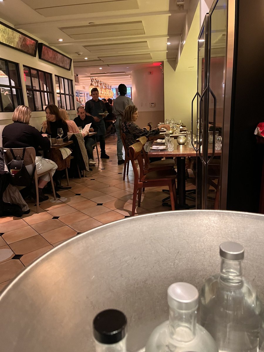 New York’ta süper “KUZU İNCİK”bulmanın dayanılmaz hafifliği. 
Şiddetle tavsiye “LEYLA” Upper West Side da 👌🏼🤩😋
#food #lambshank #NewYorkCity