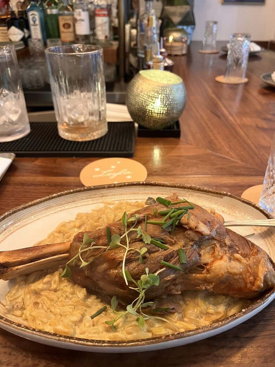JimmyCuneyt's tweet photo. New York’ta süper “KUZU İNCİK”bulmanın dayanılmaz hafifliği. 
Şiddetle tavsiye “LEYLA” Upper West Side da 👌🏼🤩😋
#food #lambshank #NewYorkCity https://t.co/eujc6SSbaa