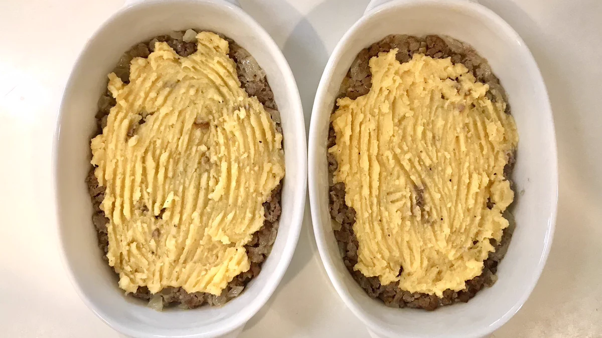 祖母直伝、特別な日に作る大切な料理。マッシュポテトとひき肉のミルフィーユ焼き