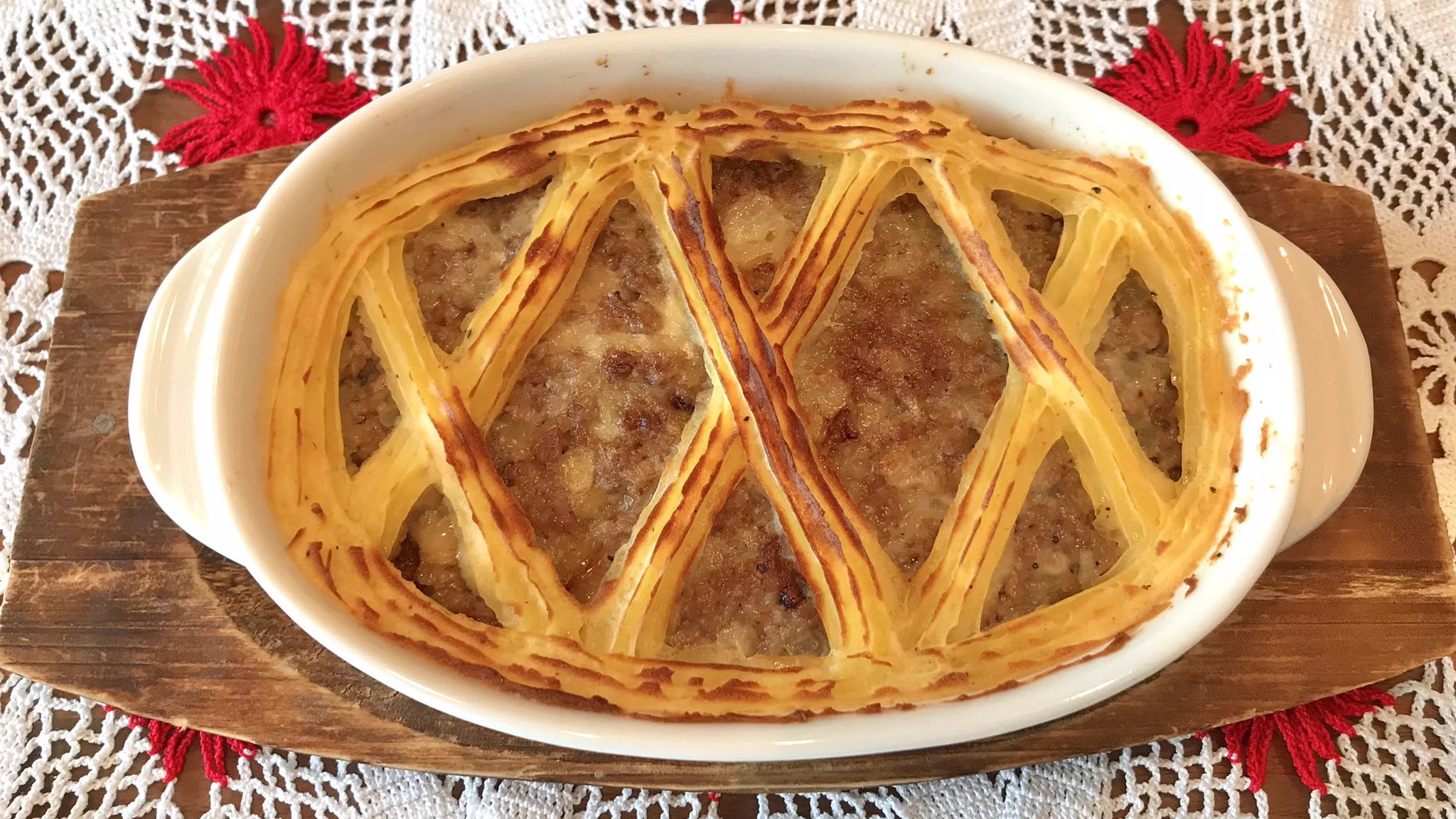 祖母直伝、特別な日に作る大切な料理。マッシュポテトとひき肉のミルフィーユ焼き