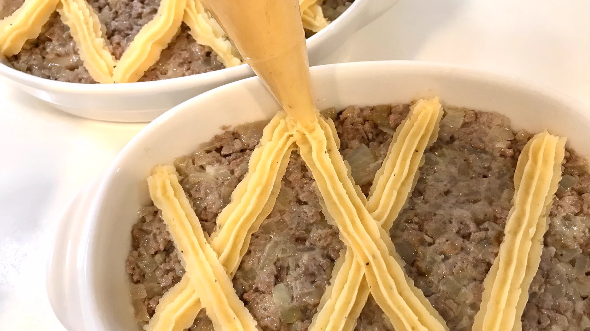 祖母直伝、特別な日に作る大切な料理。マッシュポテトとひき肉のミルフィーユ焼き