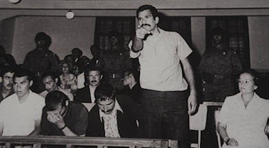 Bugün geldi, 6 Mayıs. Okuyan bilir, bir dönem, mucadele, ölum-kalım gunlerini anlatan bir roman Zahit. Bugün geldi, 6 Mayıs'ta... Denizlere armağan olsun.