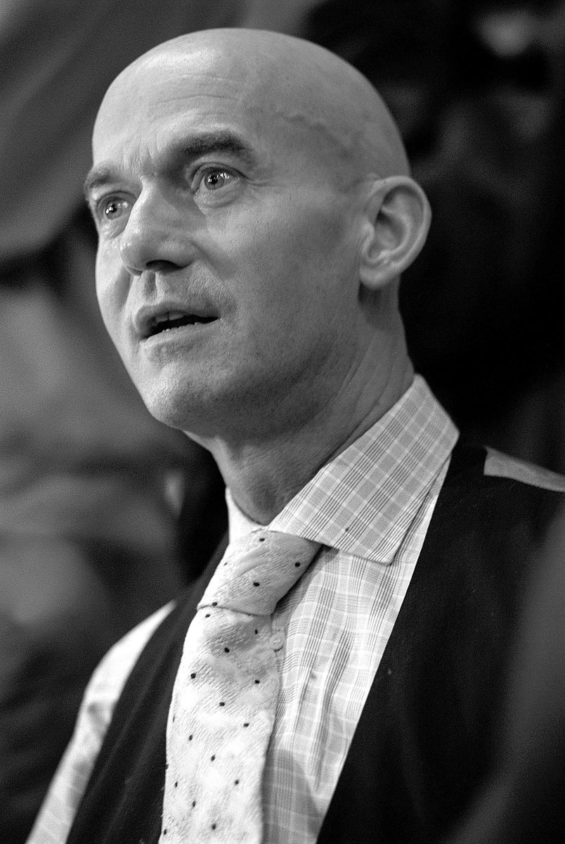 FVDrenaissance's tweet photo. „Als mij wat gebeurt, dan zijn zij medeverantwoordelijk. En dan kunnen ze niet hun handen ervan aftrekken in de zin van ‘ja ik heb die aanslag niet gepleegd’. Je hebt het klimaat mee gecreëerd, en dat moet stoppen!”

 Pim Fortuyn † 6 mei 2002 https://t.co/IYCskp2PUd