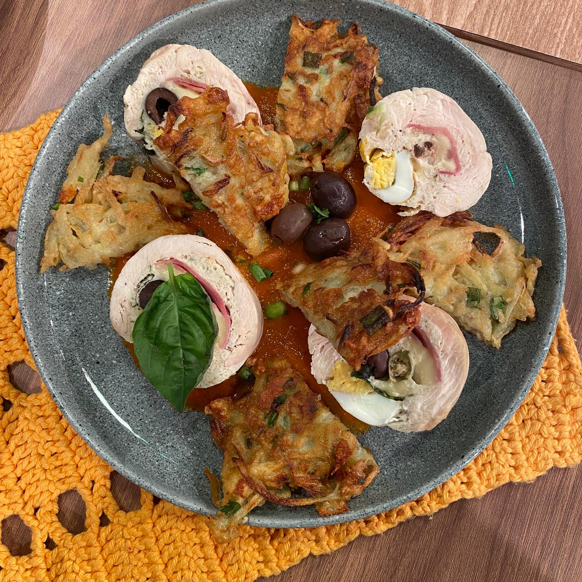 MuchoGustoPy's tweet photo. 😍 Sabaduki gris, pero por supuesto se come rico 😍

😋 Así quedó el plato hecho por #JavierRocca, deslizá la imagen y mirá como quedó.

#MuchoGustoPy https://t.co/zPJpOay6DK