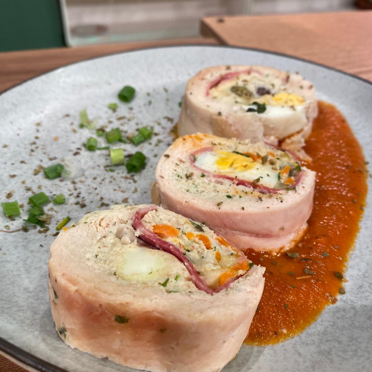 MuchoGustoPy's tweet photo. 😍 Sabaduki gris, pero por supuesto se come rico 😍

😋 Así quedó el plato hecho por #JavierRocca, deslizá la imagen y mirá como quedó.

#MuchoGustoPy https://t.co/zPJpOay6DK
