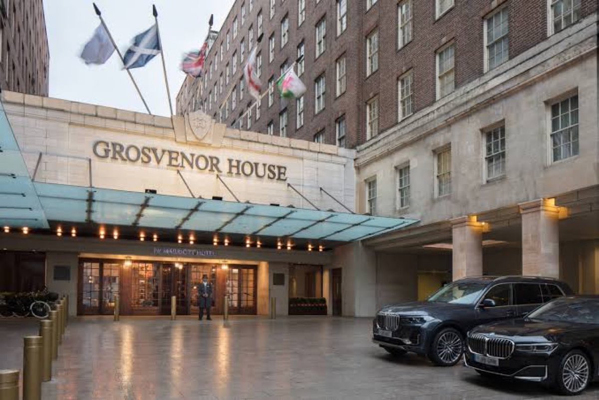 marinhos's tweet photo. Diárias de até R$ 95 mil, um andar inteiro reservado?
Faz o L, de luxo. 😳😳😳
#Lula #Hotel #Londres #Coroacao #FazL #Luxo https://t.co/18ttoUNT7A