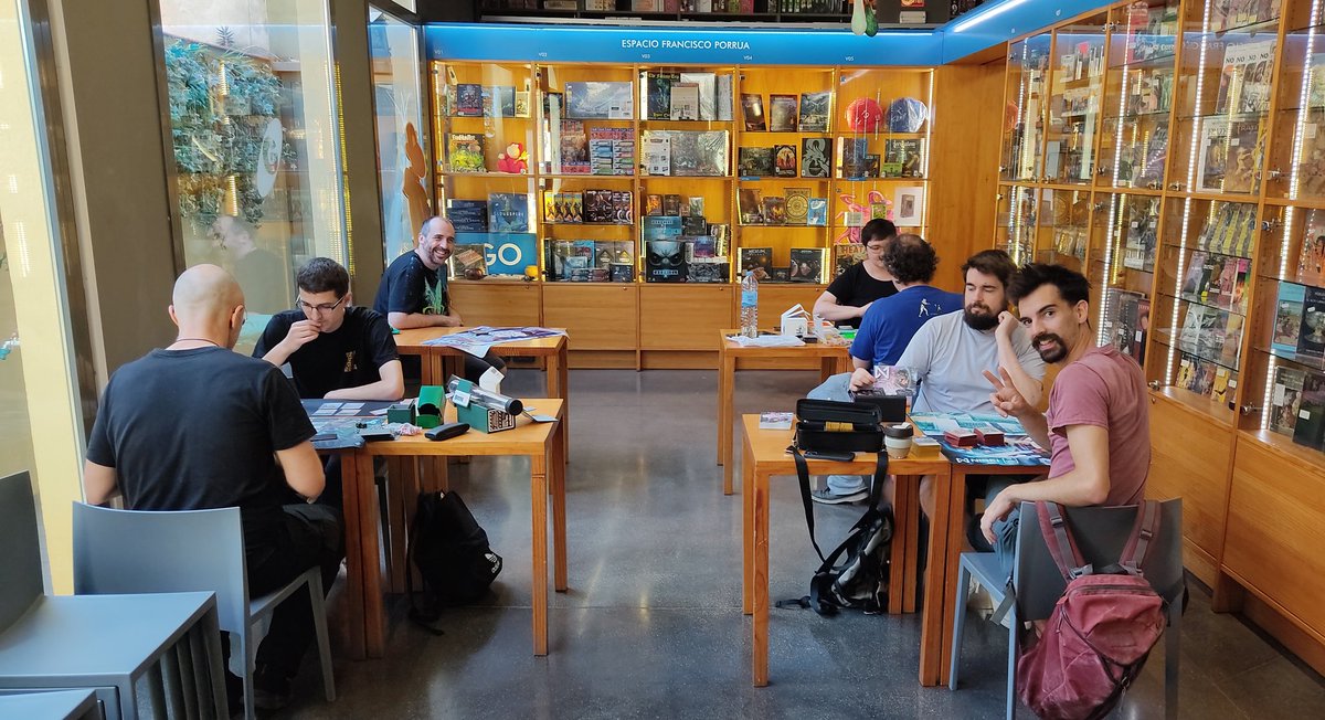 Librería Gigamesh tweet media