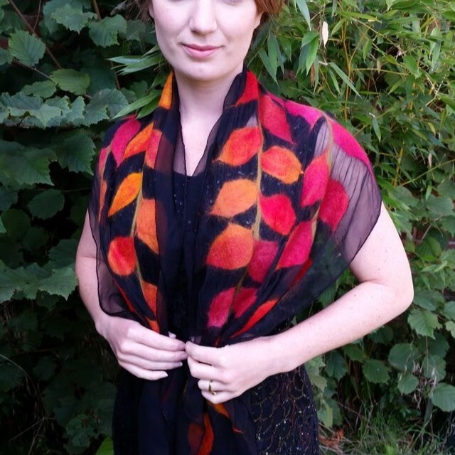 HFDcraftguild's tweet photo. Another of our wonderful artists: Cheryl Cracknell, a feltmaker who loves working with natural materials and the wonderful colours of wool and silk. She hand-dyes both materials and combines them to produce a stunning range of scarves.

#threecountiesshowground 
#herefordshi… https://t.co/hJPOwfjhR2