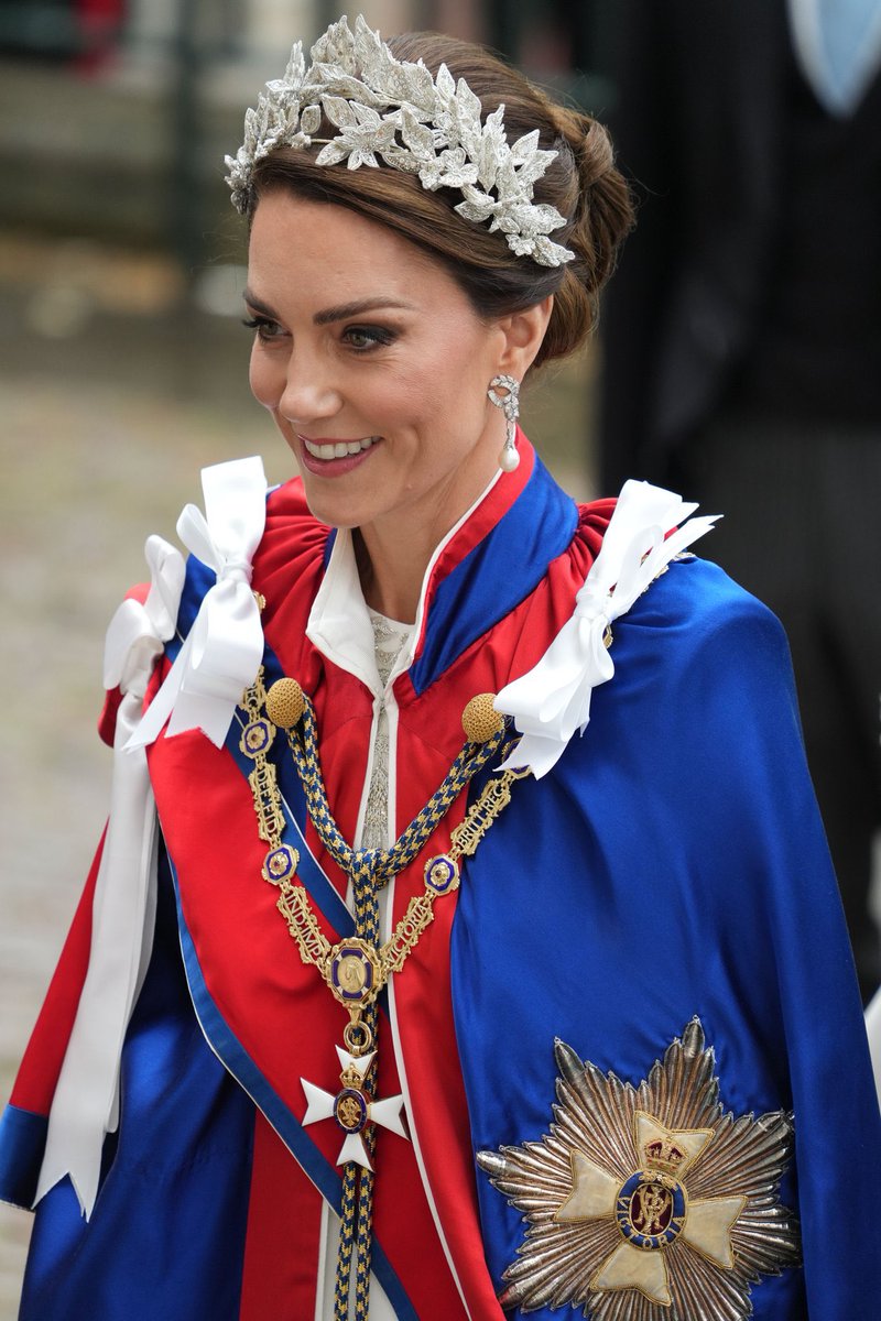 Adelsexpertin (@Adelsexpertin) on Twitter photo 2023-05-06 11:59:17 He @valentinelow was right! We thought of a hippie flower piece but the Princess of Wales came as the Royal Goddess she is! #Coronation He @valentinelow was right! We thought of a hippie flower piece but the Princess of Wales came as the Royal Goddess she is! #Coronation