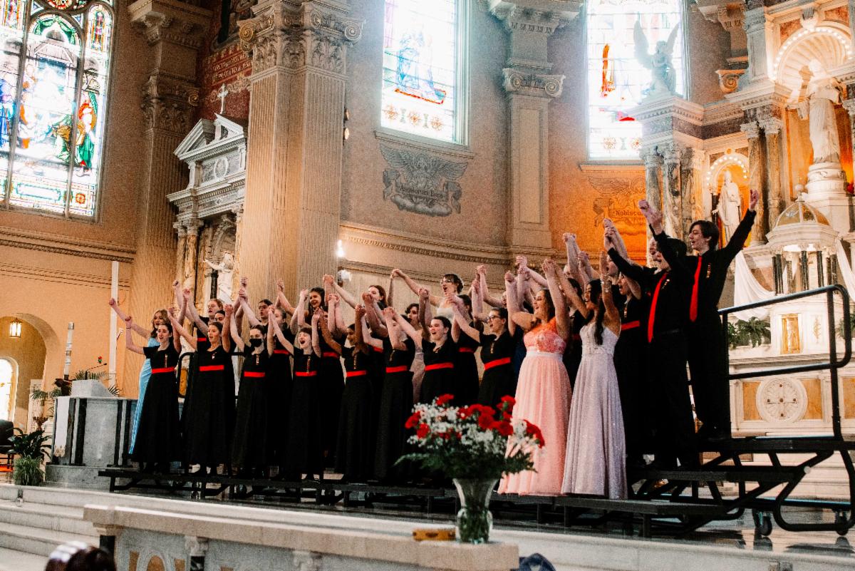 SummitChoral's tweet image. A Splendid Serenade is TONIGHT at St. Bernard Catholic Church at 2 PM! Here are some of our favorite moment's from last year's concert❤️

learn more! summitchoralsociety.org/season-events.… to 

#wedochoir #springconcert #springmusic #springseason #seniors