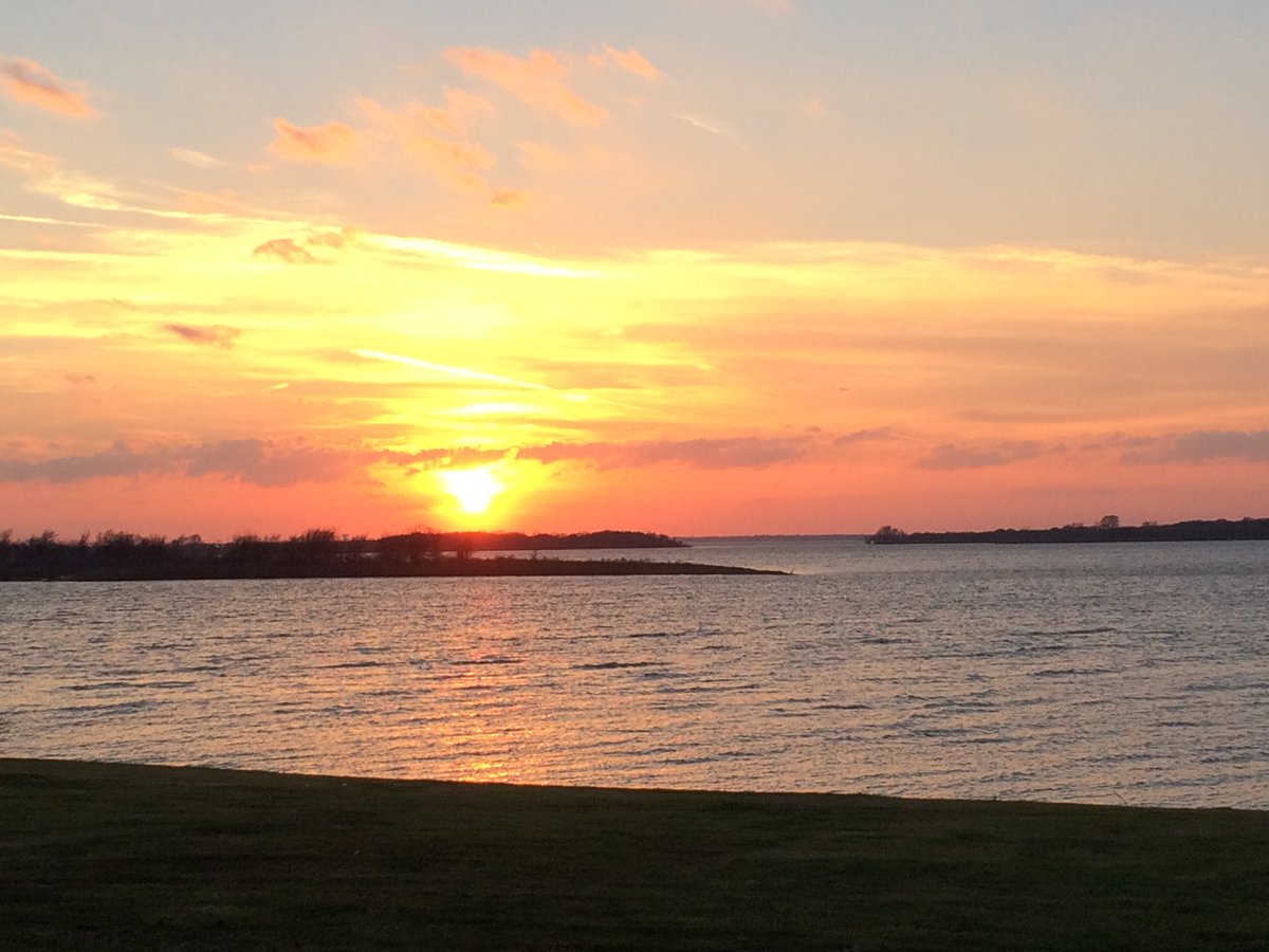 VisitTheColony's tweet photo. They don’t call us “The City by The Lake” for nothing. Check out our gorgeous lake parks, Stewart Creek Park and Hidden Cove Park & Marina.
#lake #boat #marina #fishing #lakeday #thingstodoDFW #TheColony #Texas #TheColonyTX #VisitTheColony #VisitTheColonyTX #DFW #LewisvilleLake https://t.co/bmOcYiwLKY