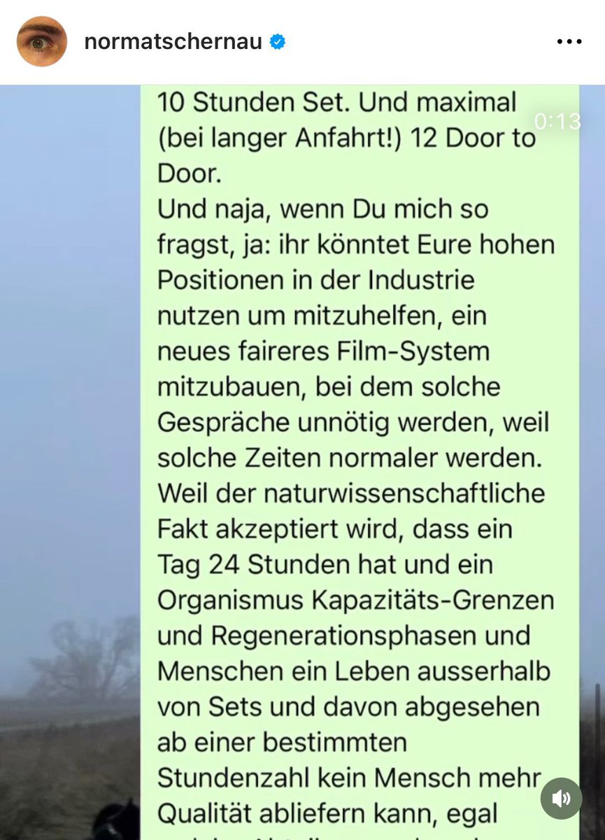 Constantin-Film gibt im Fall #Schweiger ein miserables Bild ab: Erst bestreiten sie Vorfälle am Filmset. Dann bestätigt Chef Martin Moszkowicz unsere Darstellung. Er beklagt weiter, dass Nora Tschirner sich ja nie beschwert hätte. Nun veröffentlicht diese eine Beschwerde-SMS 🤷🏻‍♂️