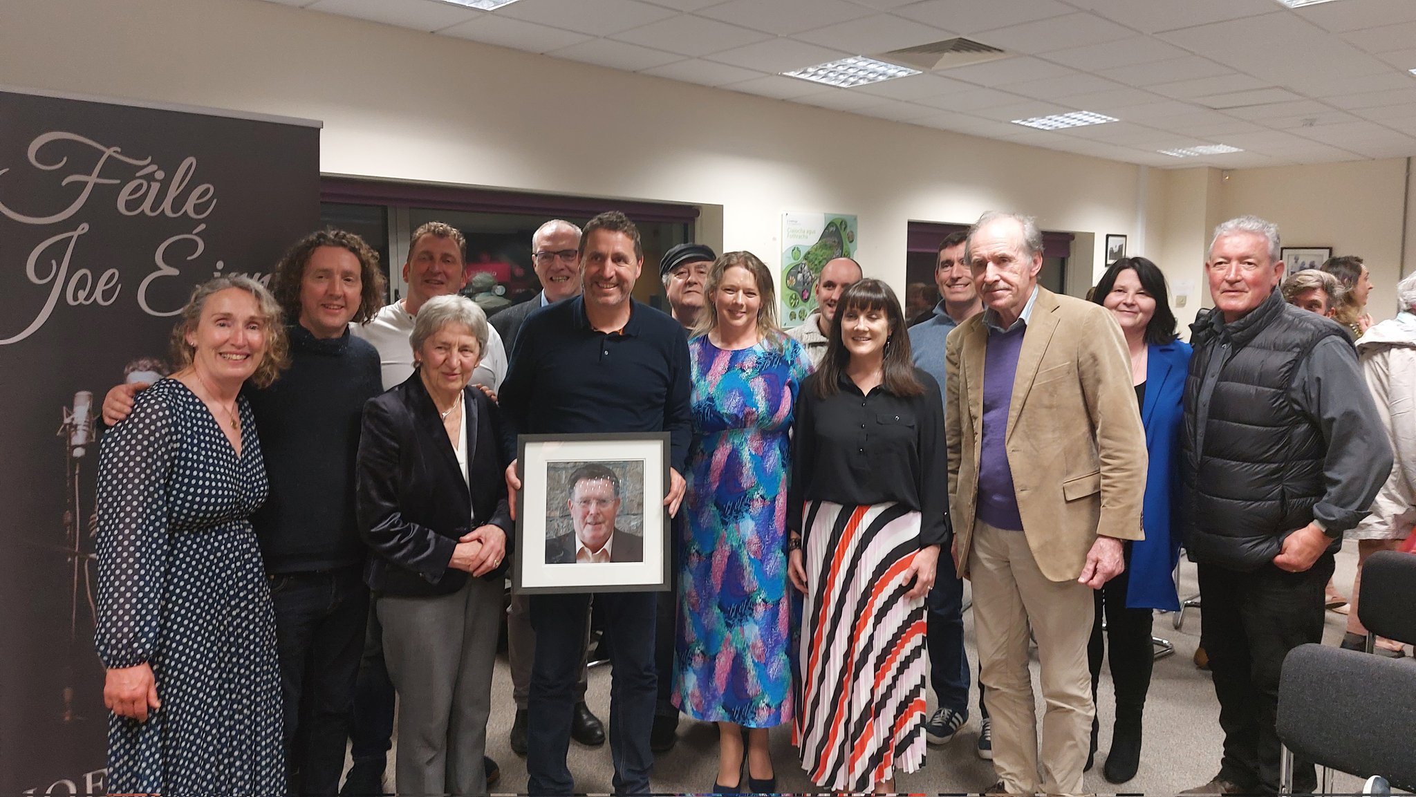 Tadhg Mac Dhonnagáin (tadhg_mac_dh) / Twitter