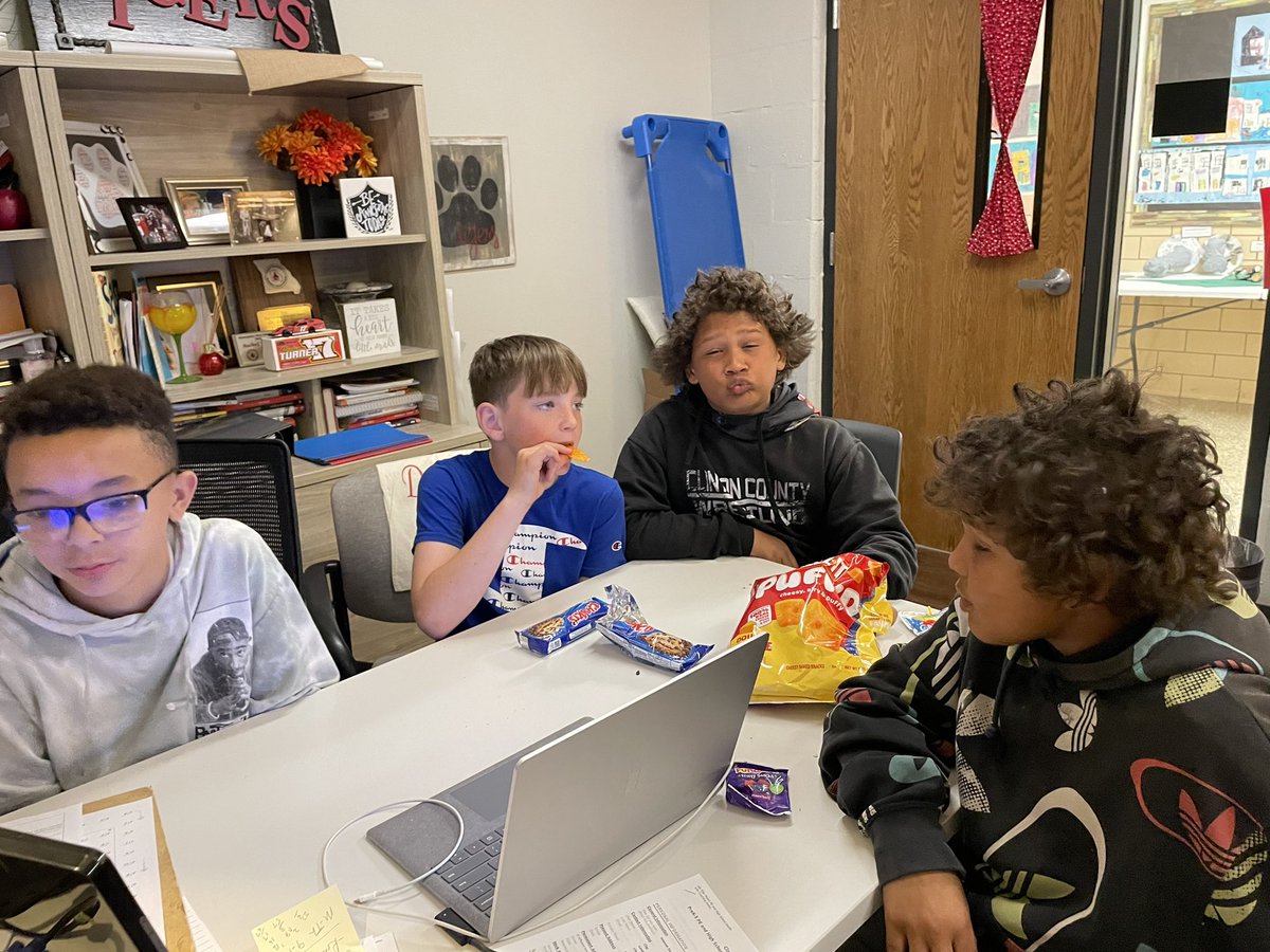 Friday #LunchBuddies❤️