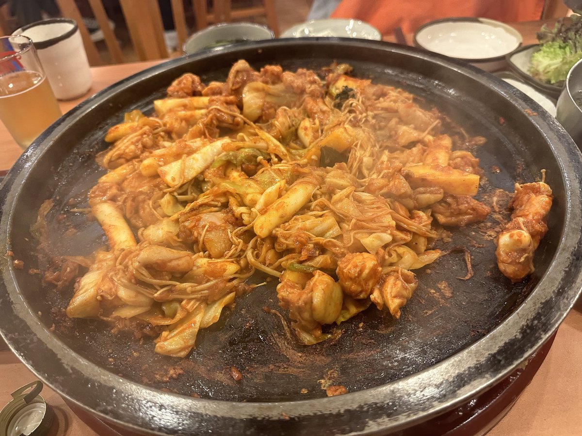 RUIs_Shrine's tweet photo. 230506 #위아이 #WEi #김요한버블

지인이랑 밥 먹으면서 실시간 버블이라니

그래서 요한이는 쫄면보단 우동사리란 얘기지?! https://t.co/fvk7gmJAwz