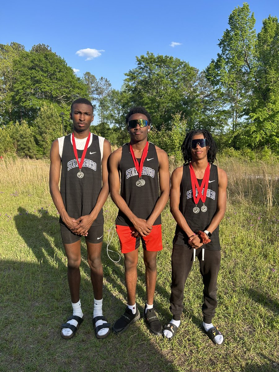 Statesboro_TF's tweet photo. Best wishes to our boys sectionals qualifiers as they compete today at Union Grove High School in McDonough, GA! @Ajeason28 @KaMMike_ @ChrisW_4 @JamesFlagg8 @TyrellHughes7 Nick Cortes, Tristian Barrett, Tedarius McDuffie Muhammad Shareef &amp; Kalieb Ward!#WeAreStatesboroTrack #3x https://t.co/tcxF6iCcs2