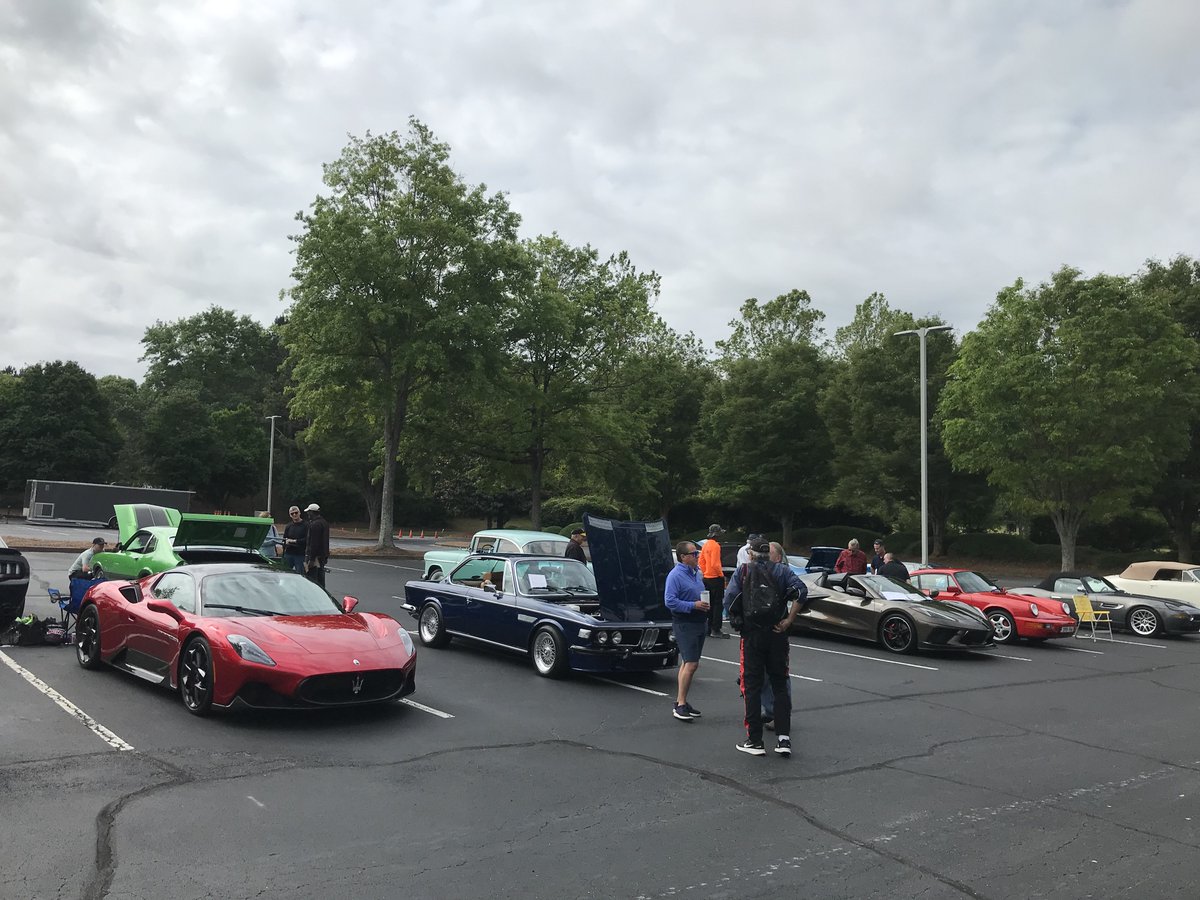 JohnsCreekPD's tweet photo. New day, new mystery. Where’s #JCPDWare this morning? Started off at the 5k and finishing up at #JohnsCreek Car Show. We’ll be here til 2pm. Come say Hi and see some sweet rides. https://t.co/9v57fnZx4Z