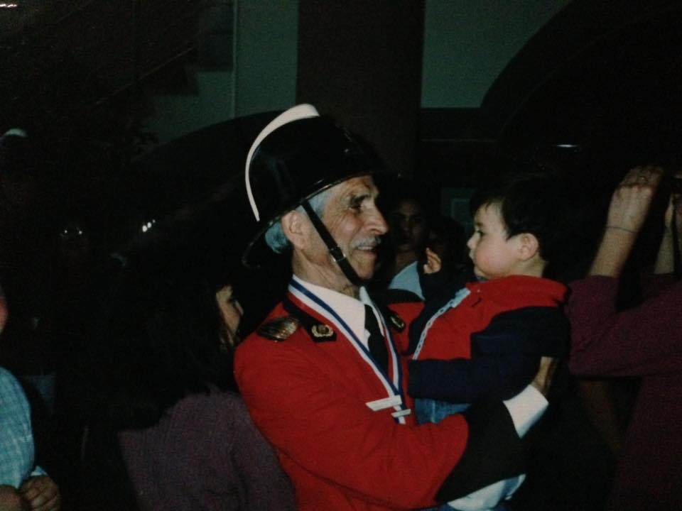 mathi_albc's tweet photo. #ALERTA mi abuelo falleció en pandemia (no x COVID) y siendo el bombero voluntario más antiguo de Talca e hijo ilustre de la ciudad no pudo recibir los honores que le correspondían, fue muyyy lamentable https://t.co/AHrpDQN5SL