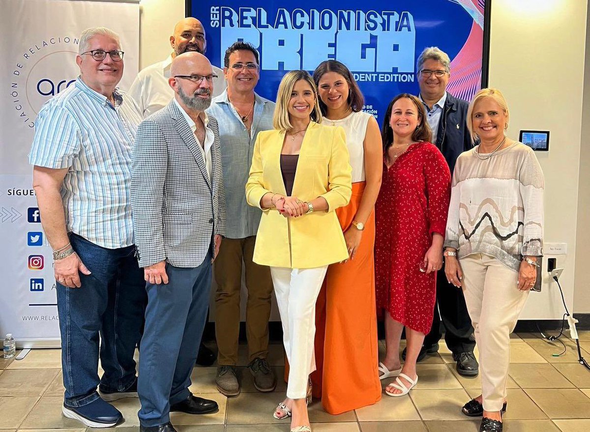 SOMOSCorp's tweet photo. 🫶🏽💫 Estudiante sobresaliente, relacionista en formación comprometida y destacada, ejecutiva de cuentas sin igual, comunicadora por excelencia.

Siempre orgullosos de nuestra Andrea Colón Medina. El futuro es ahora. https://t.co/UC9cAsF2V2