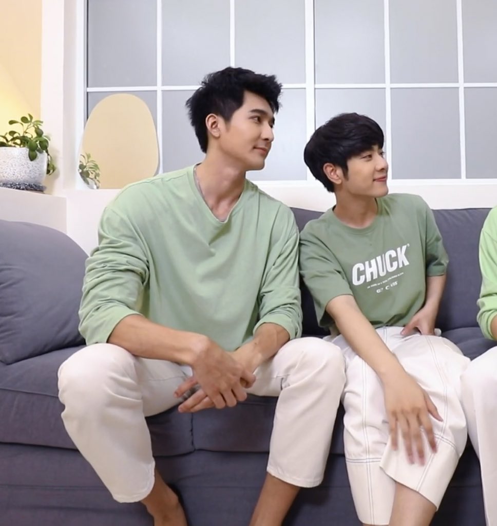 usawannasa's tweet photo. ตัวเล็กตัวน้อยตัวจิ๊ดตัวจิ๋วเวลาอยู่กับคุณพี่เค้า เป็นน่าปกป้องดูแลที่สุดตะเร้กกก น่ารักกกก #เอิร์ทมิกซ์ คิดถึงสองหนุ่มสุดๆ https://t.co/R2dPw1dVIY
