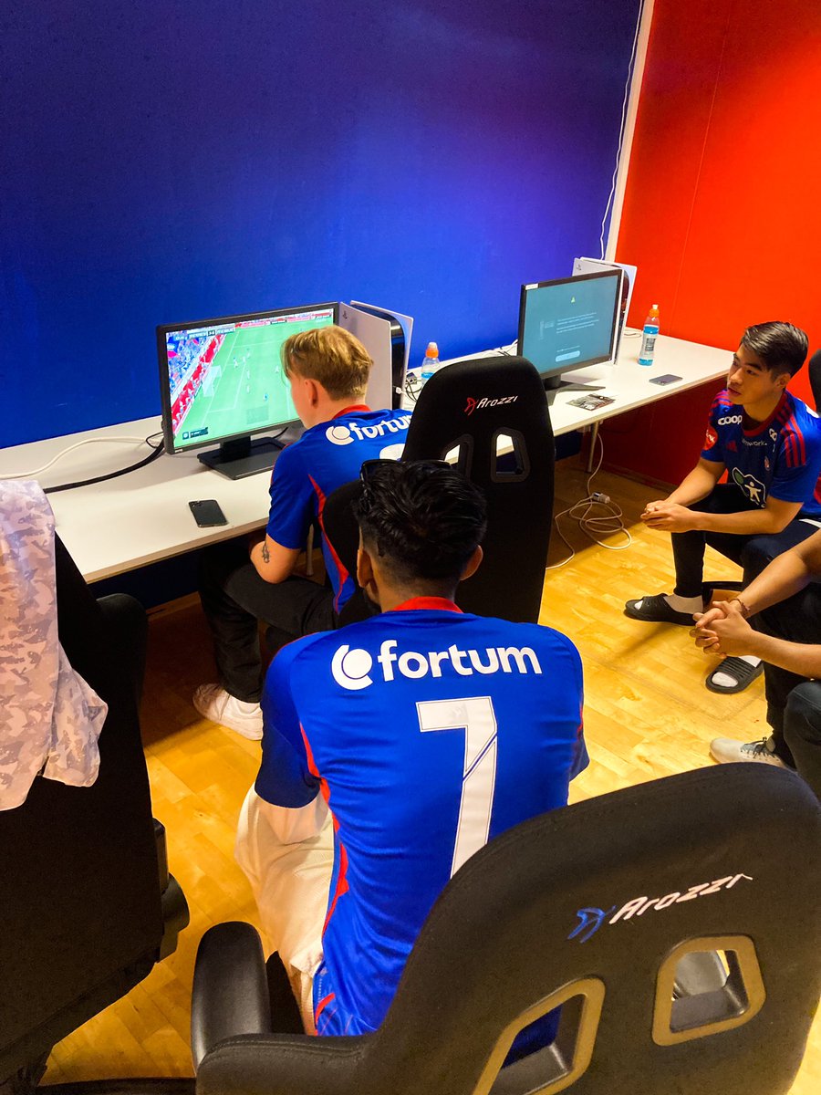 Off Pitch Esport (@offpitchesport) on Twitter photo Første match unnagjort i NM-sluttspillet💪
<a href="/ValerengaOslo/">Vålerenga Fotball Elite</a> vinner sammenlagt 5-3!
Takk for kampen <a href="/sogndalfotball/">Sogndal Fotball</a> 🤝 Første match unnagjort i NM-sluttspillet💪
<a href="/ValerengaOslo/">Vålerenga Fotball Elite</a> vinner sammenlagt 5-3!
Takk for kampen <a href="/sogndalfotball/">Sogndal Fotball</a> 🤝